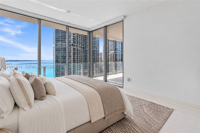 300 Biscayne Boulevard Way 3304C, Miami, FL 33131