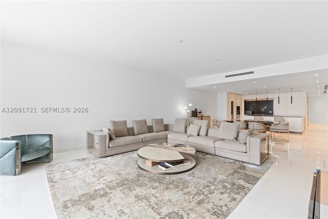 300 Biscayne Boulevard Way 3304C, Miami, FL 33131
