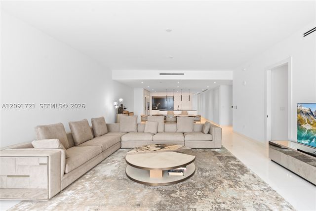 300 Biscayne Boulevard Way 3304C, Miami, FL 33131
