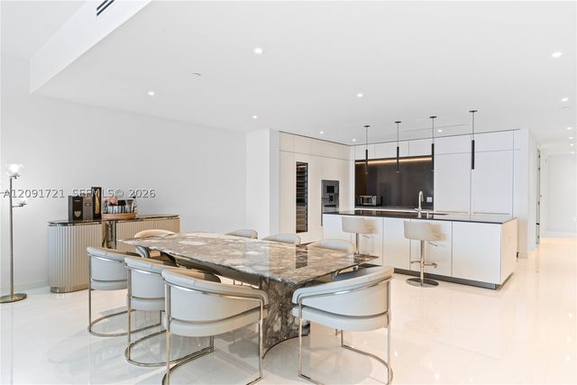 300 Biscayne Boulevard Way 3304C, Miami, FL 33131