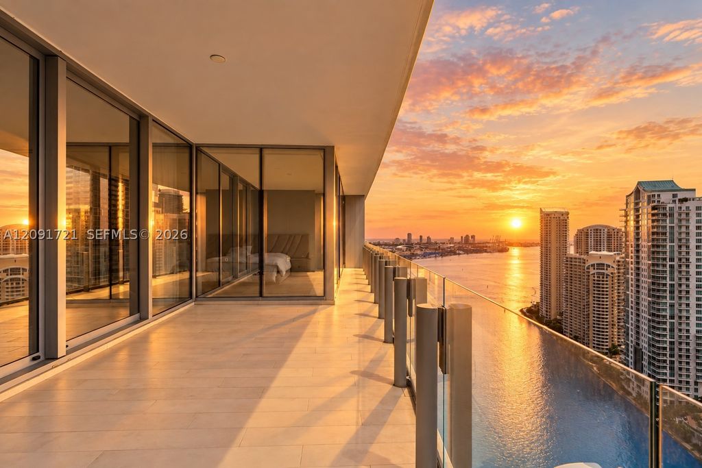 300 Biscayne Boulevard Way 3304C, Miami, FL 33131