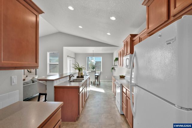 2828 Lucia Ct NW, Albany, OR 97321