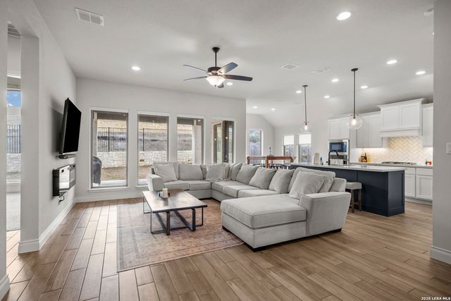 1847 Weinnacht, New Braunfels, TX 78132