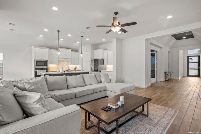 1847 Weinnacht, New Braunfels, TX 78132