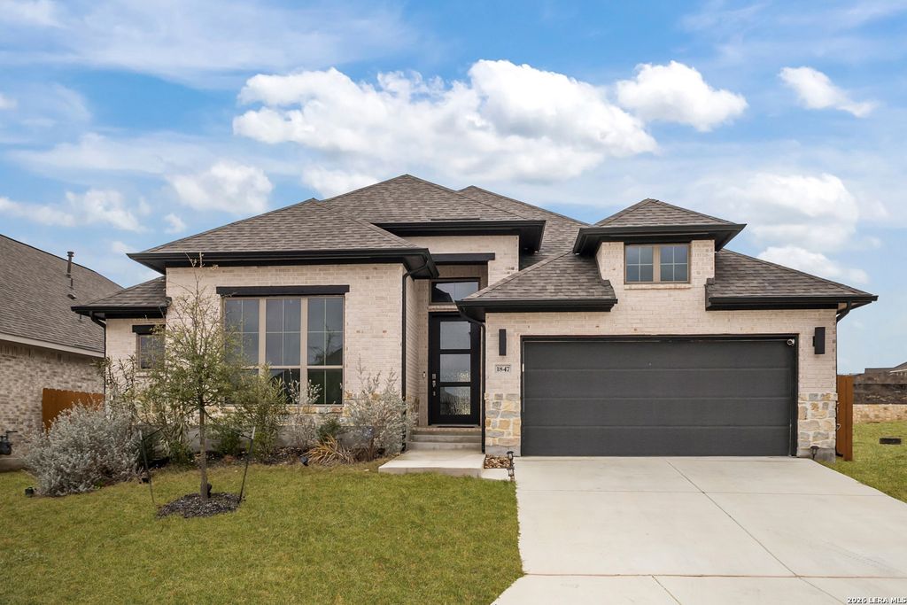 1847 Weinnacht, New Braunfels, TX 78132