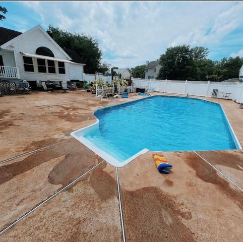 101 S Teal CIR, Franklin, VA 23851