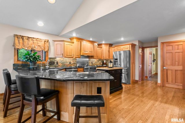 180 East Hazel Dell Lane, Springfield, IL 62712