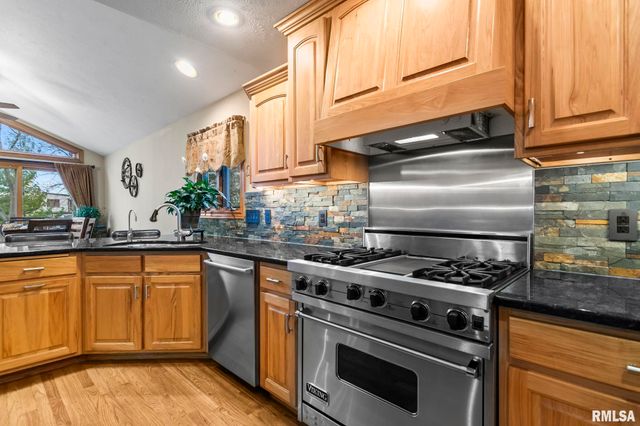 180 East Hazel Dell Lane, Springfield, IL 62712