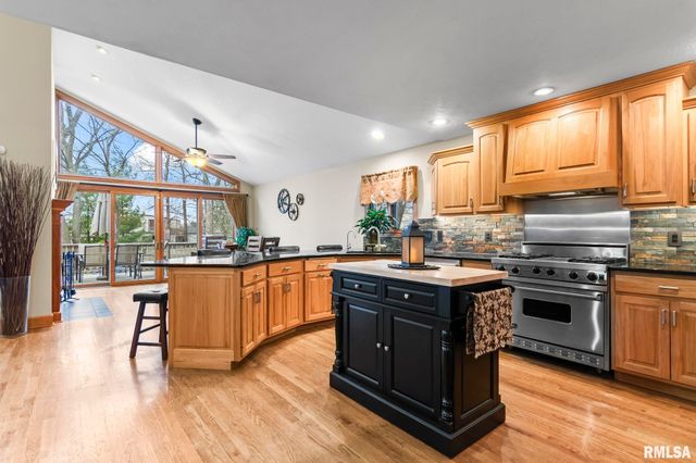 180 East Hazel Dell Lane, Springfield, IL 62712