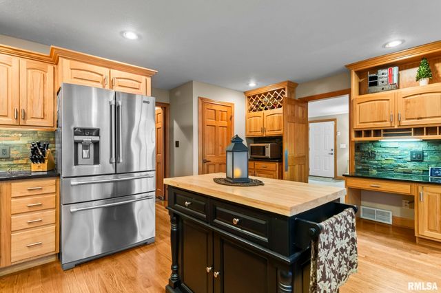 180 East Hazel Dell Lane, Springfield, IL 62712