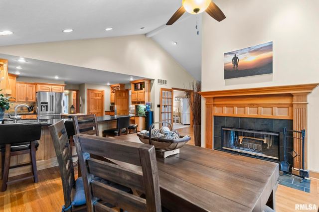 180 East Hazel Dell Lane, Springfield, IL 62712