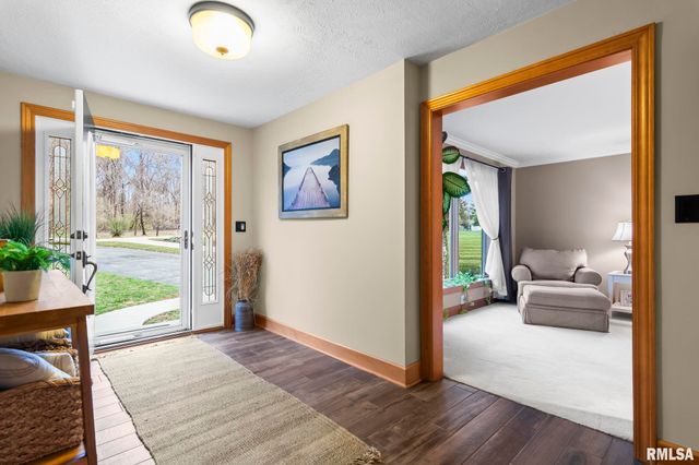 180 East Hazel Dell Lane, Springfield, IL 62712