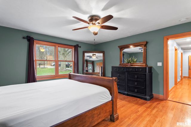 180 East Hazel Dell Lane, Springfield, IL 62712