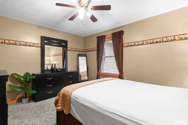 180 East Hazel Dell Lane, Springfield, IL 62712