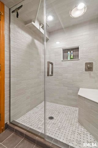 180 East Hazel Dell Lane, Springfield, IL 62712