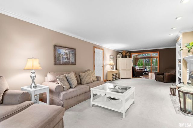 180 East Hazel Dell Lane, Springfield, IL 62712