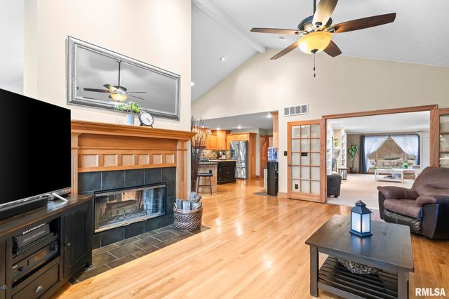 180 East Hazel Dell Lane, Springfield, IL 62712