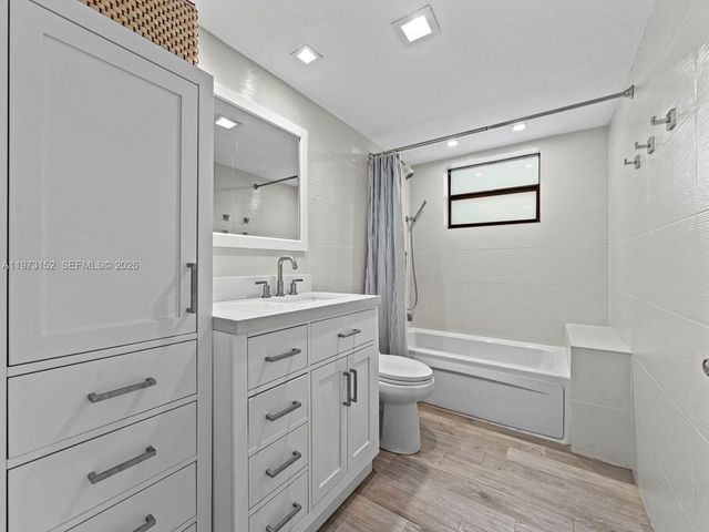 55 Ocean Lane Dr 1035, Key Biscayne, FL 33149