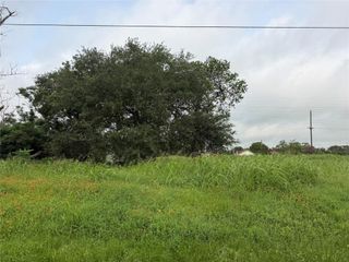 2702 14th, Hempstead, TX 77445