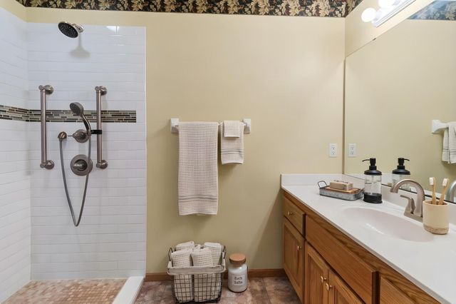 2960 Rice Creek Parkway NE, Blaine, MN 55449
