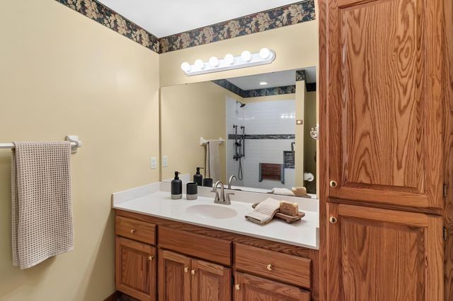2960 Rice Creek Parkway NE, Blaine, MN 55449