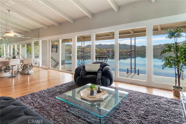 22196 Treasure Island, Canyon Lake, CA 92587