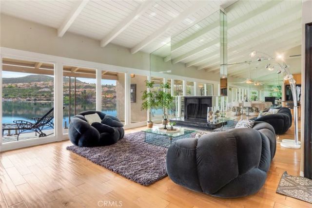 22196 Treasure Island, Canyon Lake, CA 92587