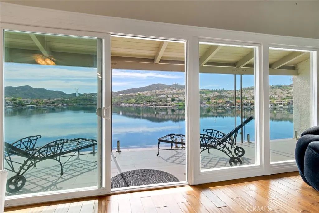 22196 Treasure Island, Canyon Lake, CA 92587