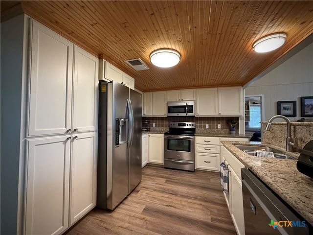 17901 S 87 N-Off, Nursery, TX 77976