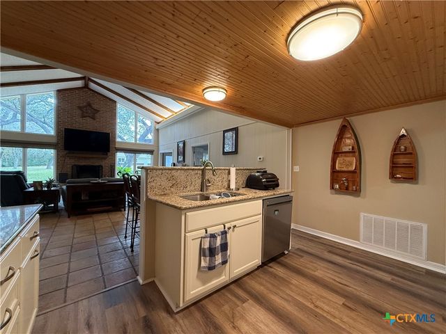 17901 S 87 N-Off, Nursery, TX 77976