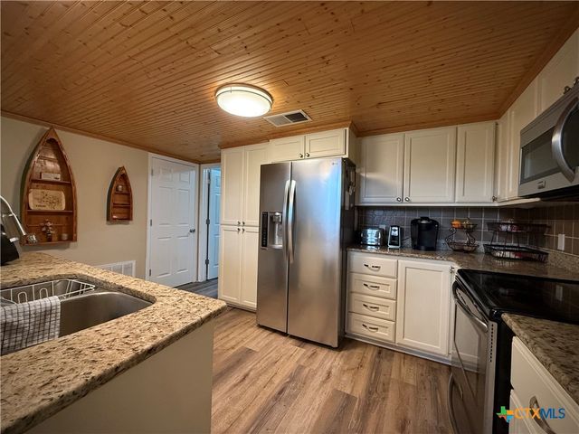 17901 S 87 N-Off, Nursery, TX 77976