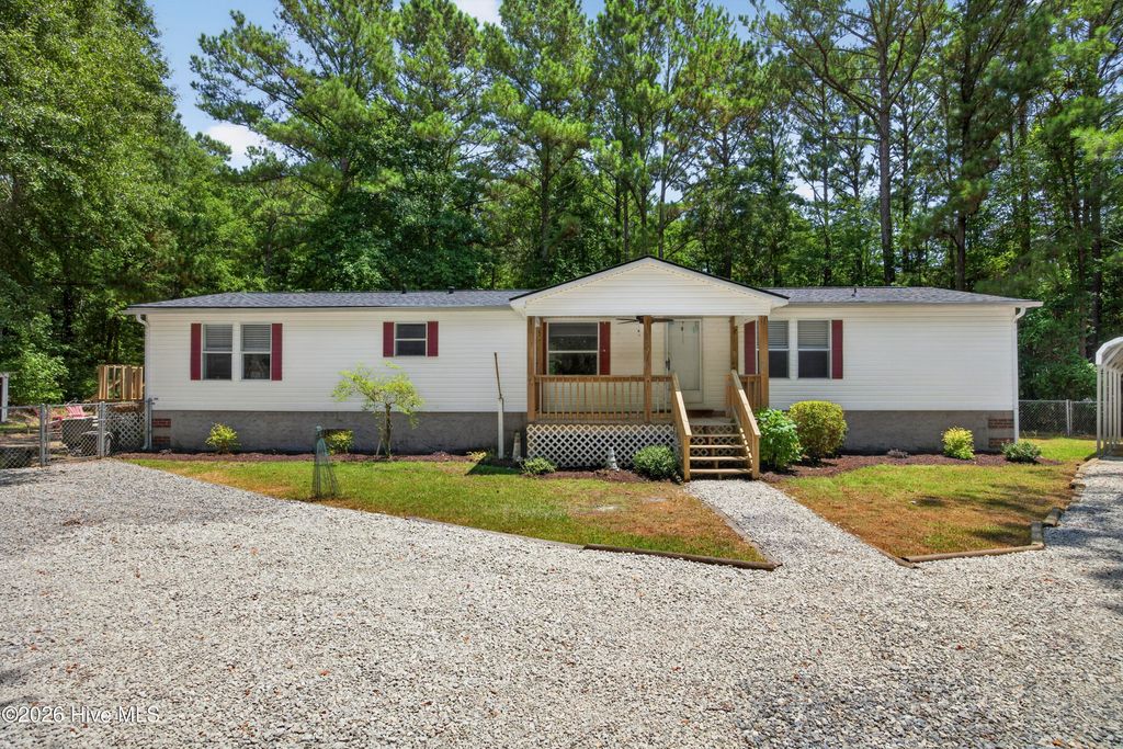 153 Tar Landing Road, Holly Ridge, NC 28445