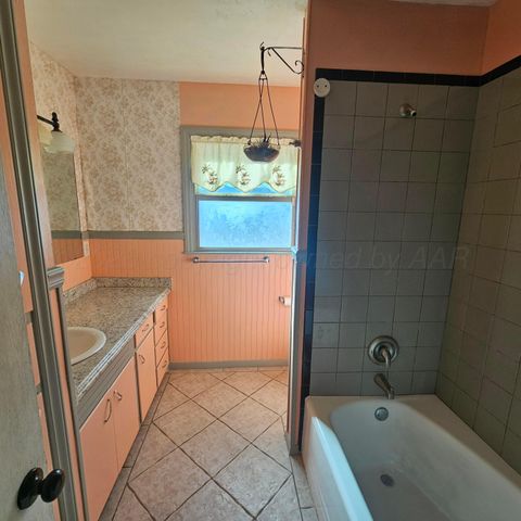 2121 N ZIMMERS Street, Pampa, TX 79065