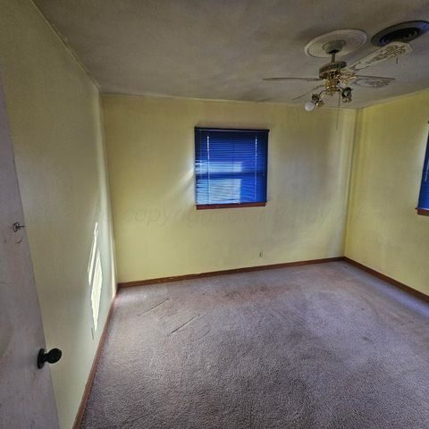 2121 N ZIMMERS Street, Pampa, TX 79065