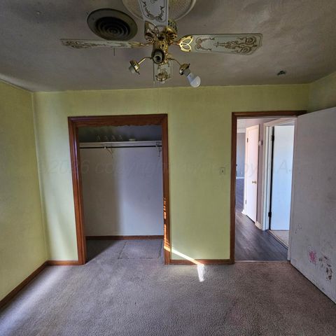 2121 N ZIMMERS Street, Pampa, TX 79065