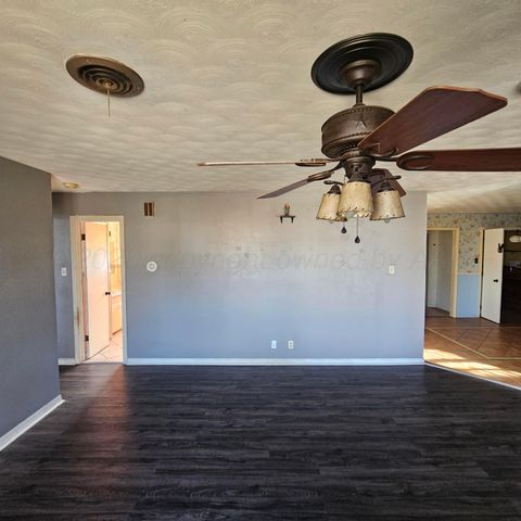 2121 N ZIMMERS Street, Pampa, TX 79065