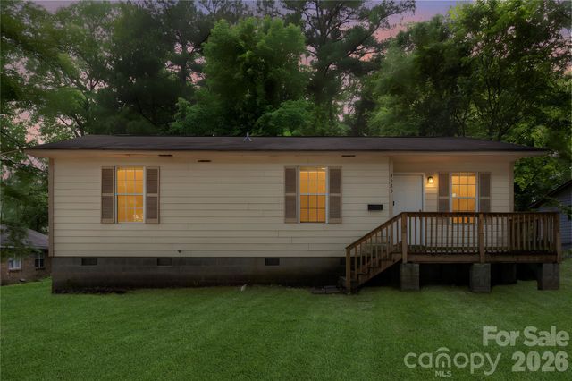 4525 Rolling Hill Drive, Charlotte, NC 28213