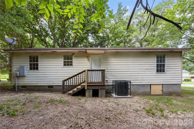 4525 Rolling Hill Drive, Charlotte, NC 28213
