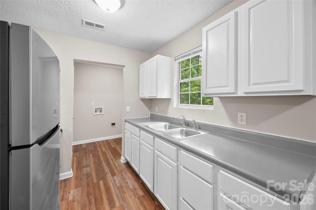 4525 Rolling Hill Drive, Charlotte, NC 28213