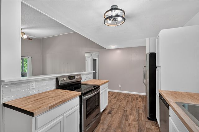 15 Grisham Circle, Bella Vista, AR 72715