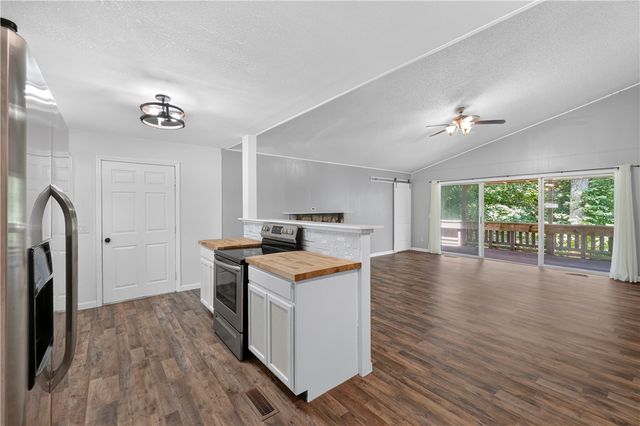 15 Grisham Circle, Bella Vista, AR 72715