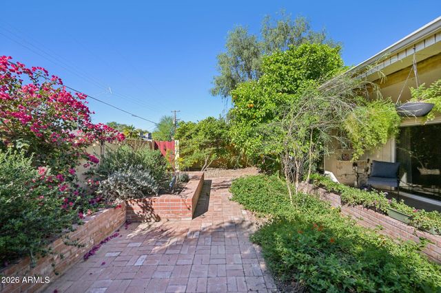 1035 E LAGUNA Drive, Tempe, AZ 85282