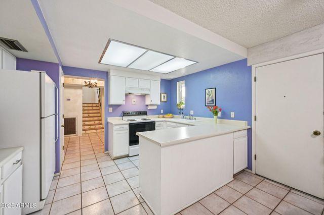 1035 E LAGUNA Drive, Tempe, AZ 85282