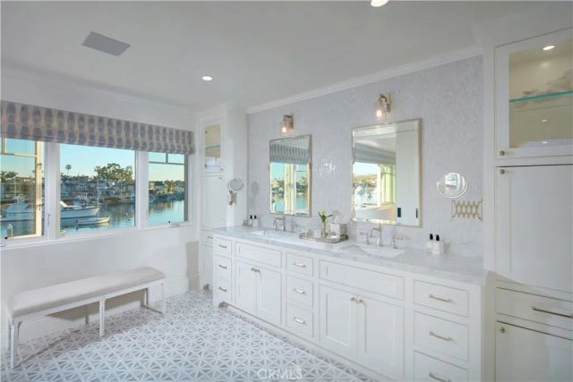 14 Beacon Bay, Newport Beach, CA 92660