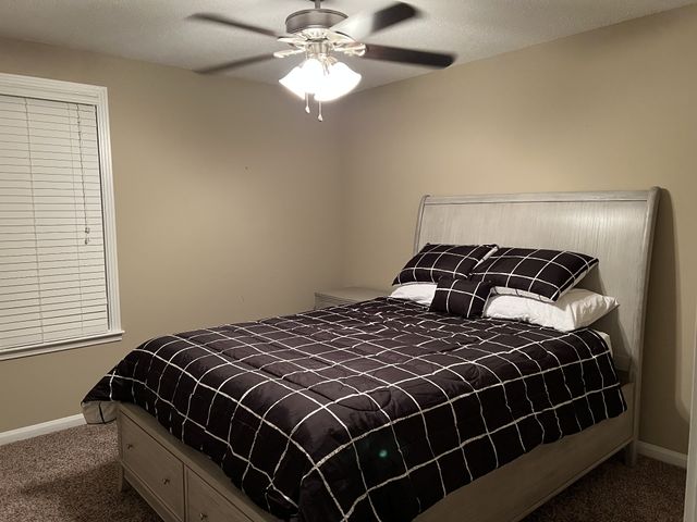 307 Swan Lake Dr, Clarksville, TN 37043