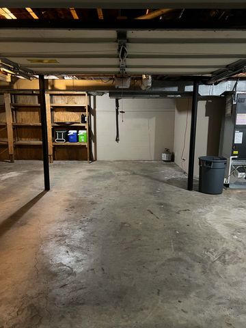 307 Swan Lake Dr, Clarksville, TN 37043