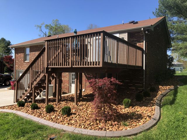 307 Swan Lake Dr, Clarksville, TN 37043