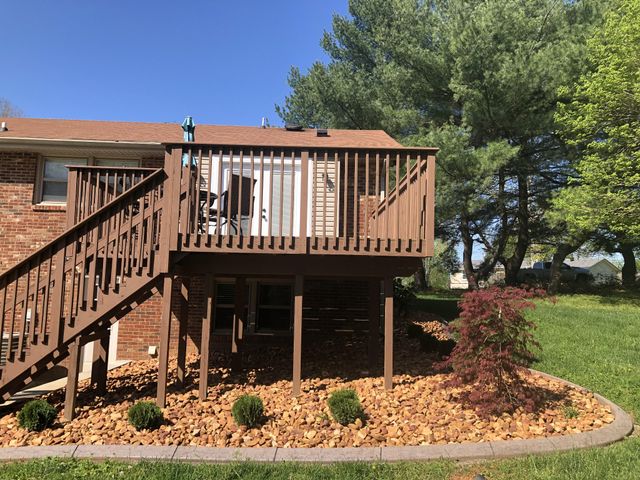 307 Swan Lake Dr, Clarksville, TN 37043