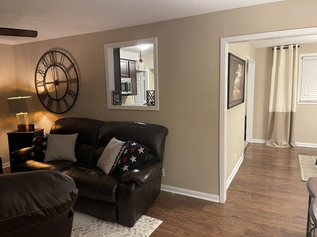 307 Swan Lake Dr, Clarksville, TN 37043