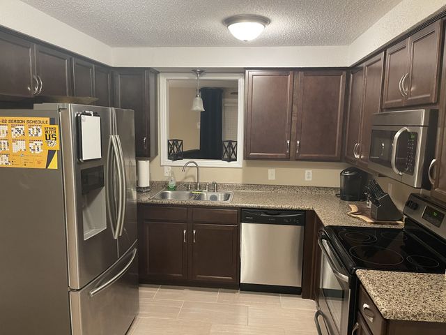 307 Swan Lake Dr, Clarksville, TN 37043